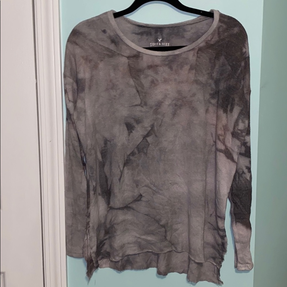 Grey tie-dye long sleeve tee